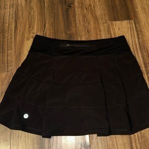 Lululemon black rival pace skirt size 4 Tall (EUC)